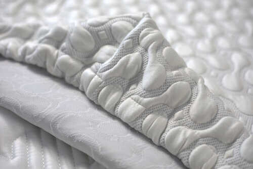 Наматрасник Dreamline Чехол с микромассажным эффектом серии Корректирующие