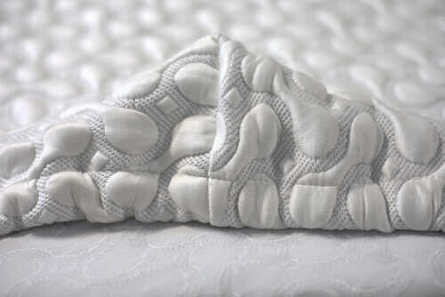 Наматрасник Dreamline Чехол с микромассажным эффектом серии Корректирующие